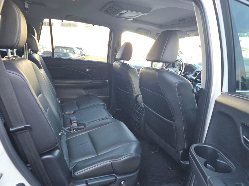 Certified 2018 Honda Pilot Touring image 15