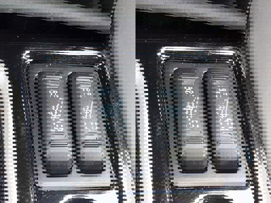 Used 2023 Mitsubishi Eclipse Cross SEL image 17