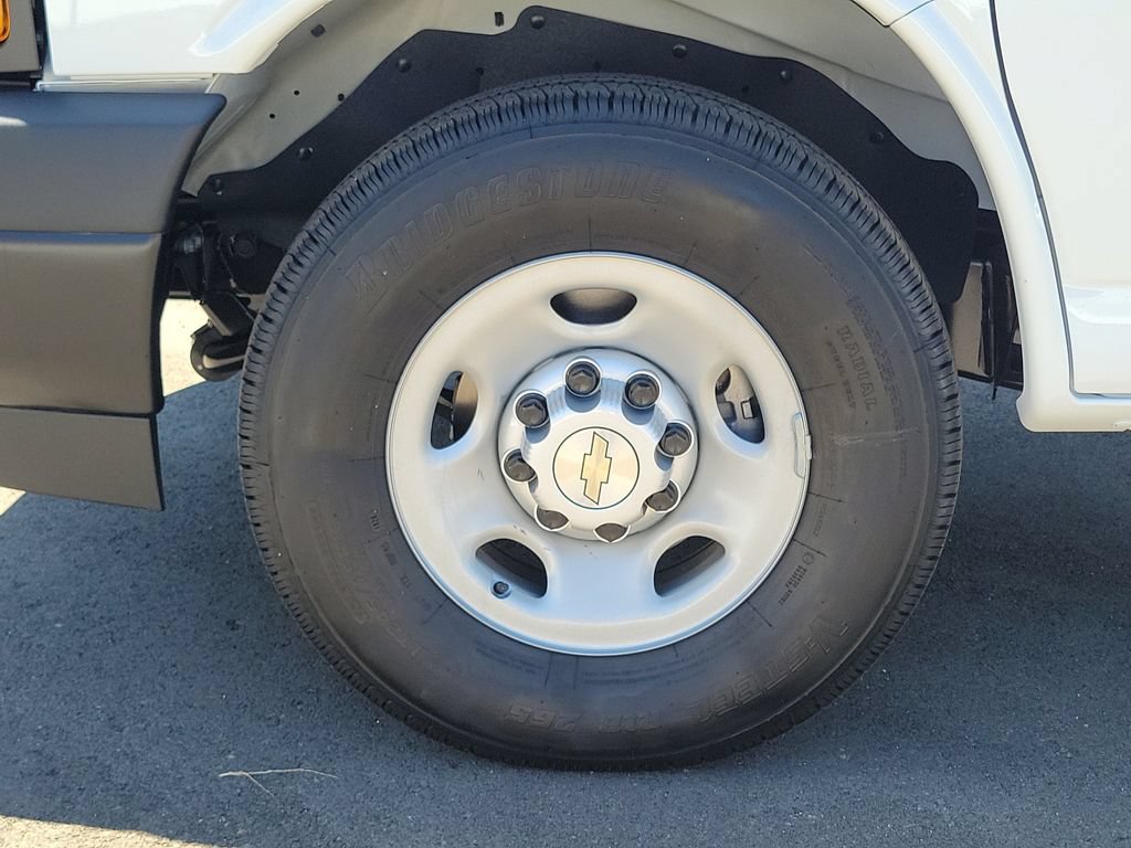 New 2026 Chevrolet Express 2500 w/ Driver Convenience Package RWD image 25
