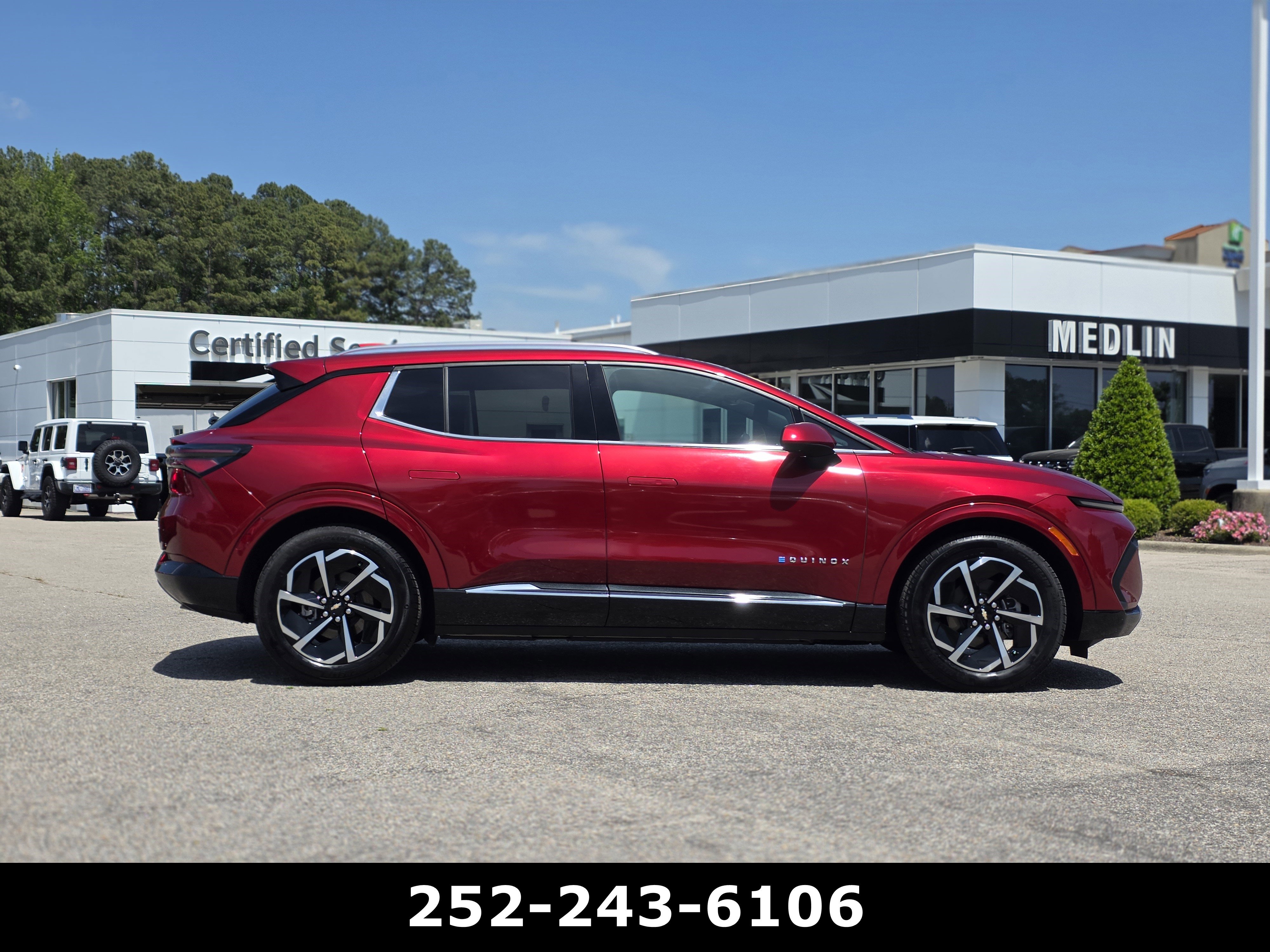 Used 2025 Chevrolet Equinox EV LT w/ Convenience Package FWD image 8