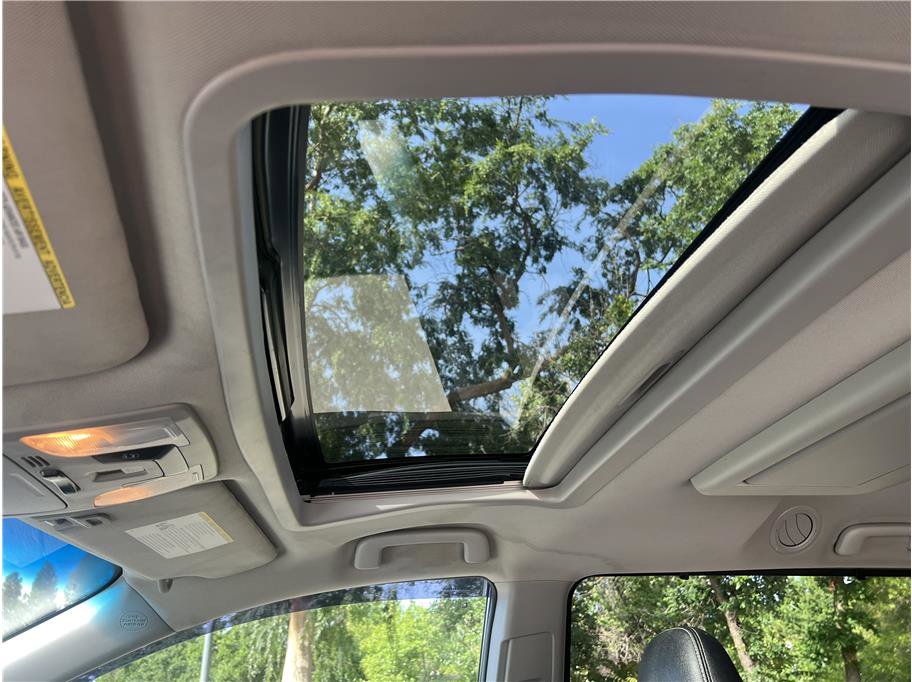 Used 2015 Toyota Sienna SE Premium FWD image 20