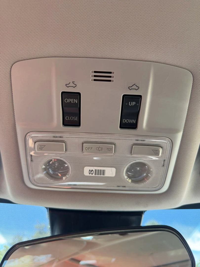 Used 2017 Toyota Corolla SE w/ SE Premium Package FWD image 25