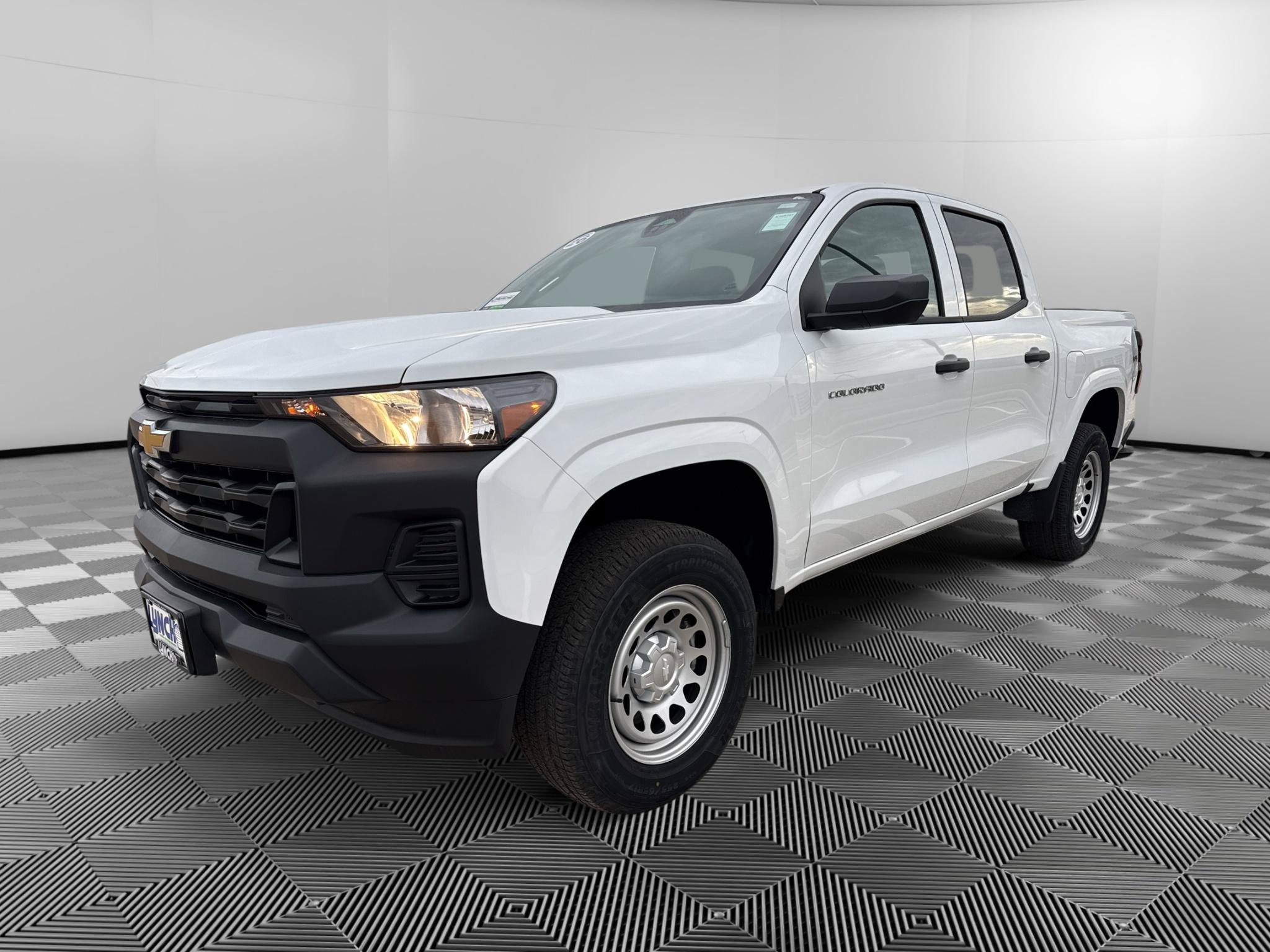 New 2026 Chevrolet Colorado W/T w/ Advanced Trailering Package AWD/4WD image 1