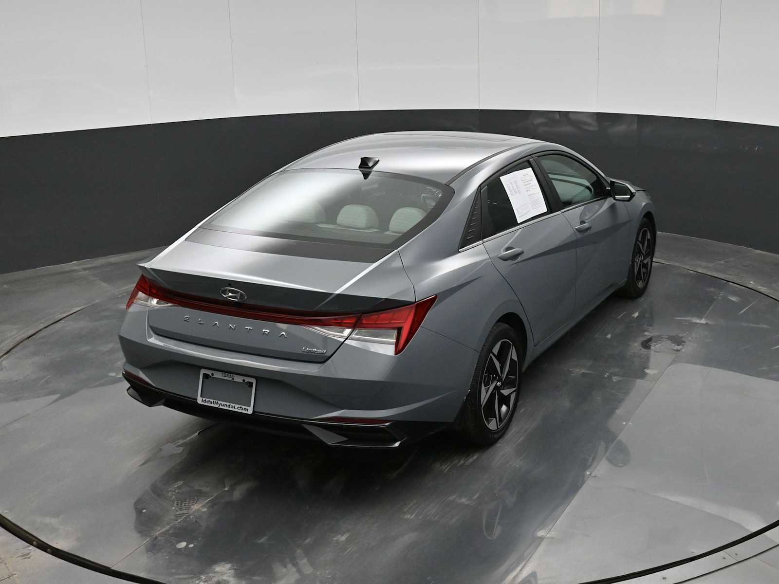 Used 2023 Hyundai Elantra Limited image 27