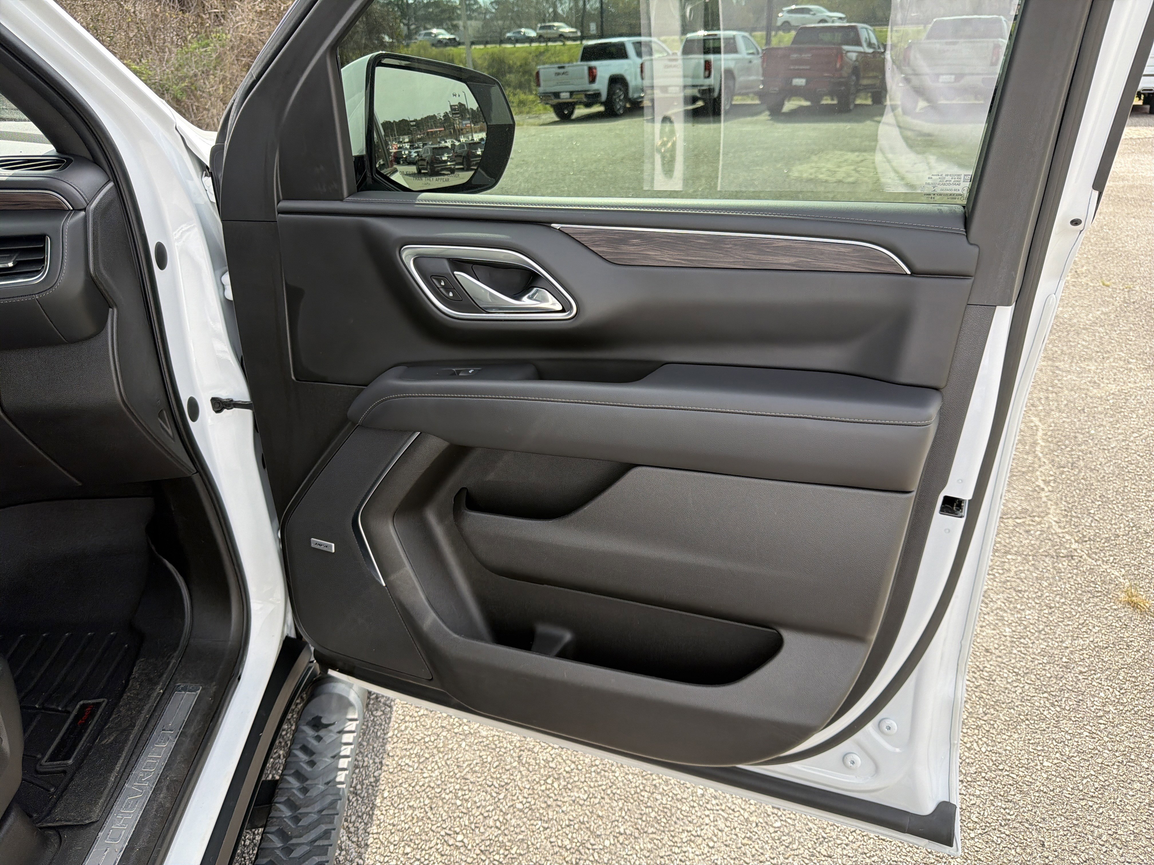 Used 2021 Chevrolet Tahoe Z71 w/ Z71 Off-Road Package image 17