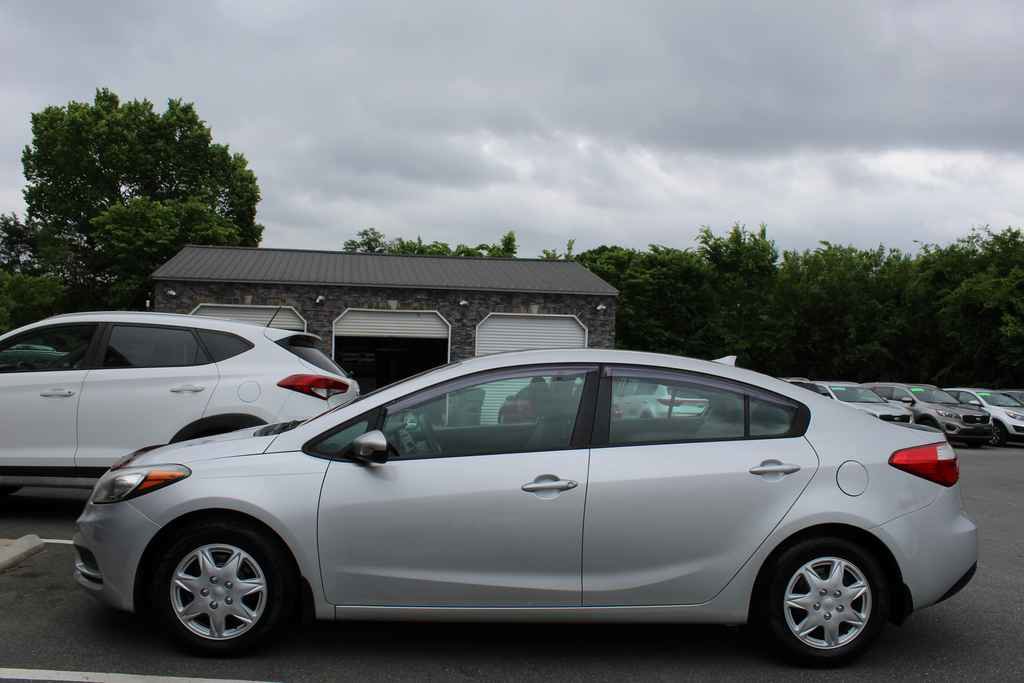 Used 2015 Kia Forte LX FWD image 9
