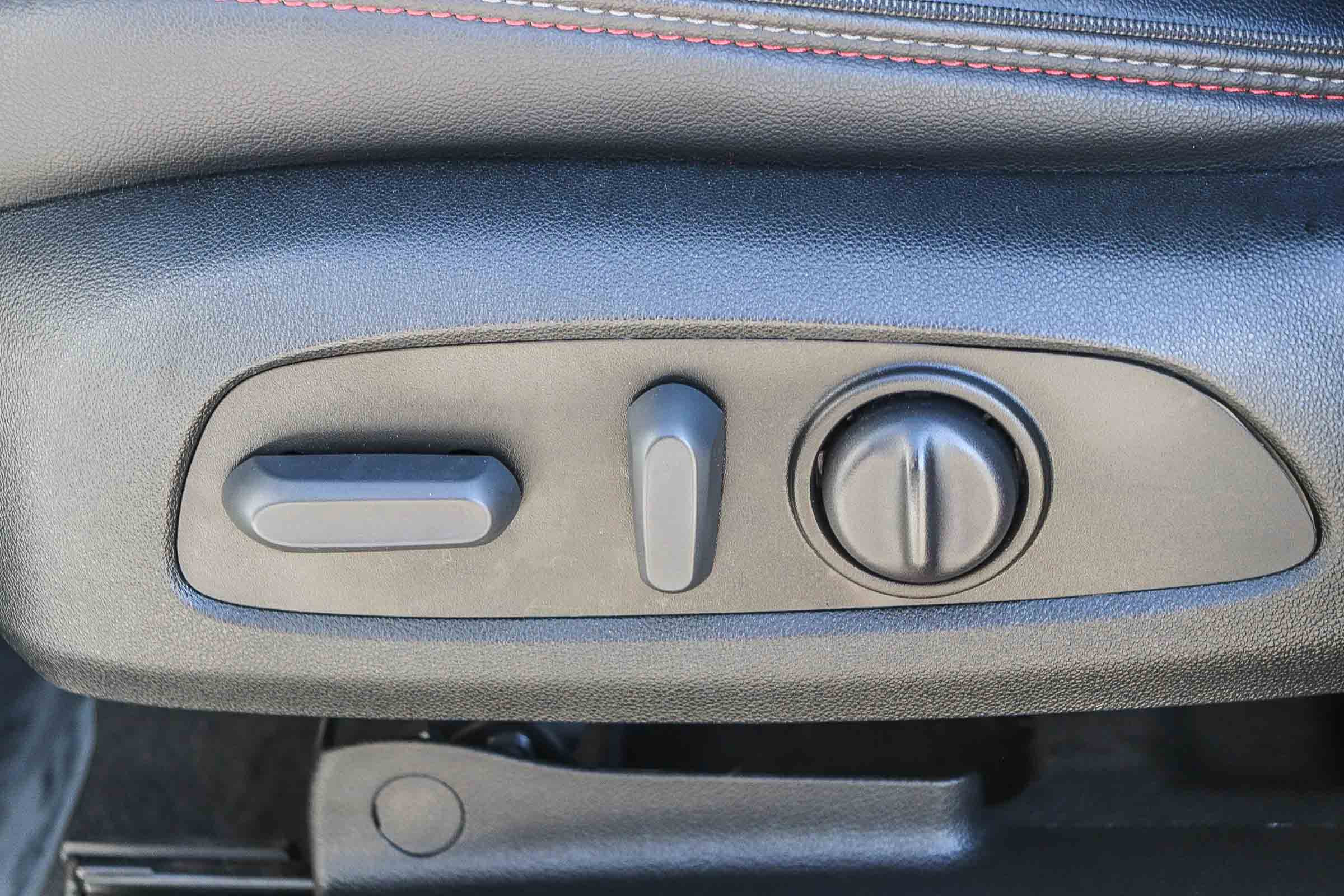 Used 2023 Chevrolet Traverse RS w/ LPO, Cargo Package image 24