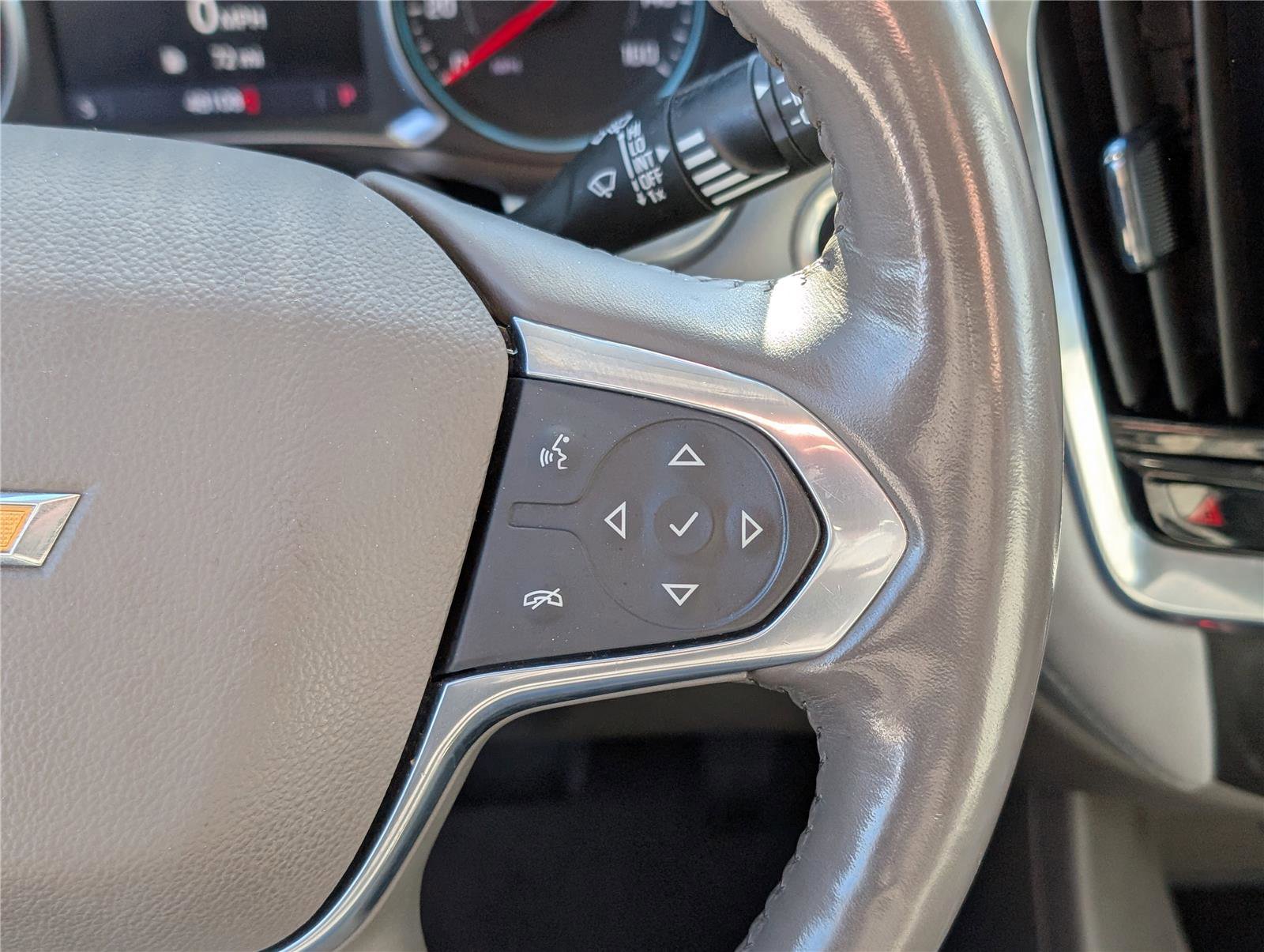 Used 2021 Chevrolet Traverse LT image 24