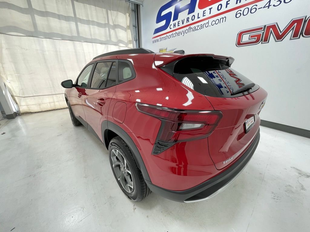 New 2026 Chevrolet Trax LT image 3