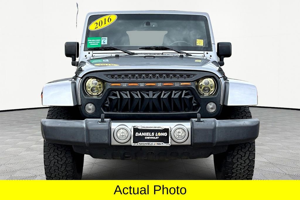 Used 2016 Jeep Wrangler Unlimited Sahara w/ Connectivity Group image 3