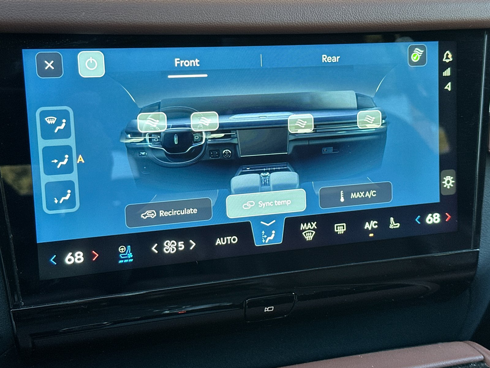 Certified 2025 Lincoln Navigator Reserve AWD/4WD image 23