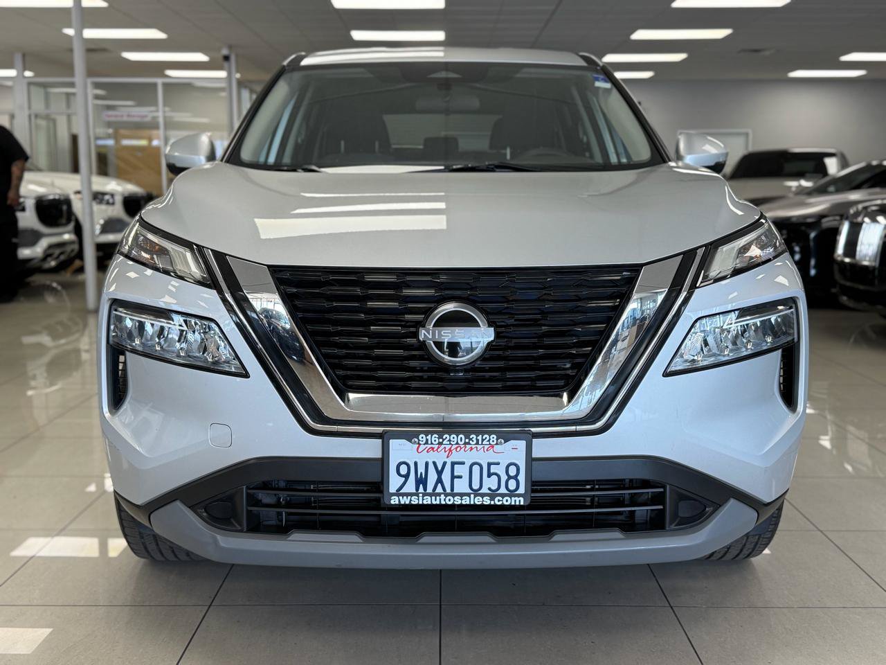 Used 2022 Nissan Rogue SV FWD image 4