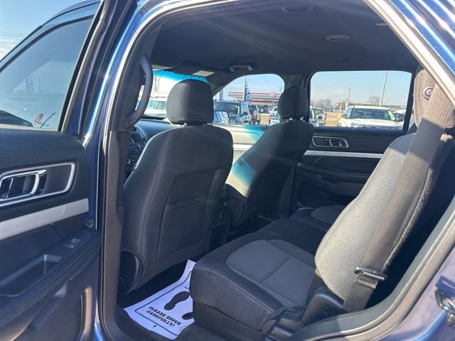 Used 2017 Ford Explorer XLT image 21