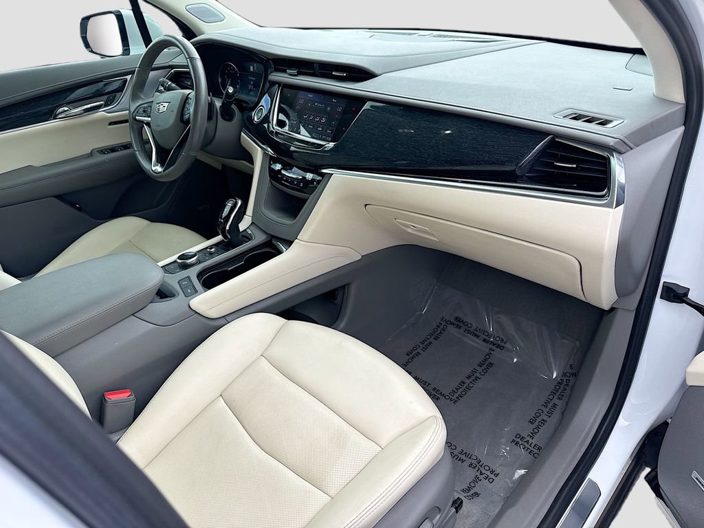 Used 2024 Cadillac XT6 Premium Luxury image 14