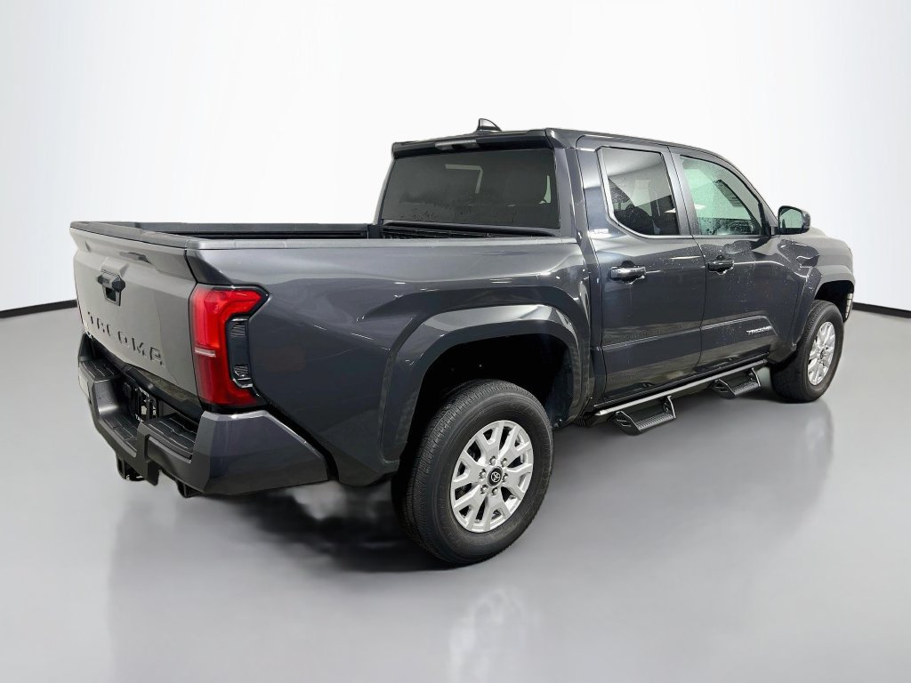 Used 2026 Toyota Tacoma SR5 AWD/4WD image 3