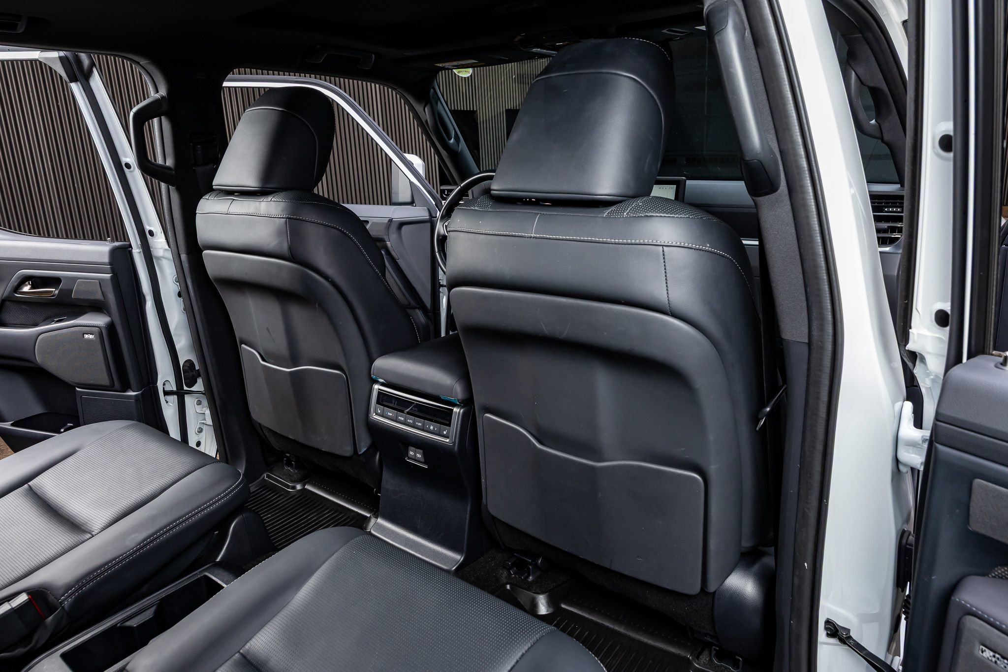 Used 2024 Lexus GX 550 w/ Accessory Package (2T) AWD/4WD image 30
