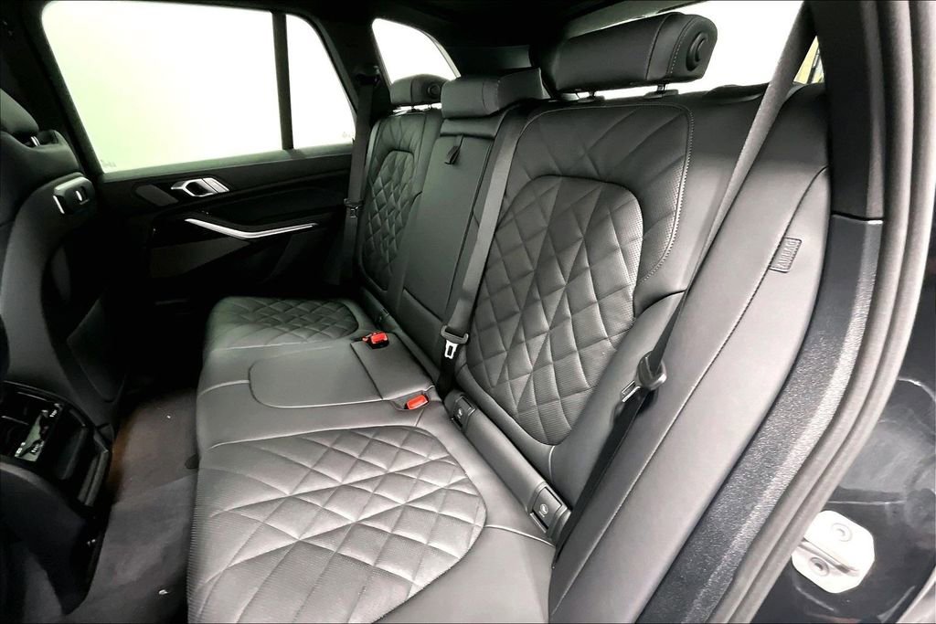 New 2026 BMW X5 xDrive40i w/ M Sport Package image 17