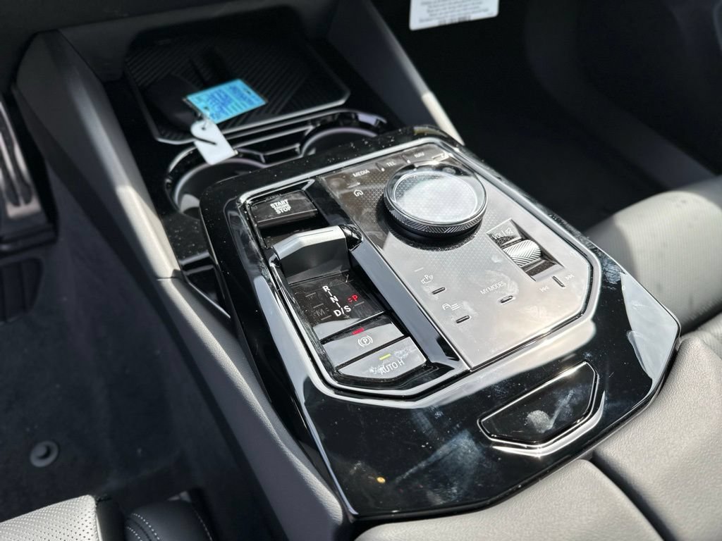 New 2026 BMW 530i xDrive w/ M Sport Package AWD/4WD image 32