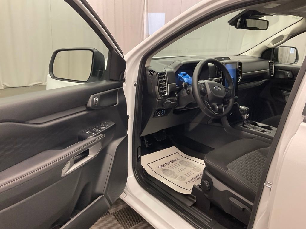 Used 2025 Ford Ranger XLT w/ FX4 Off-Road Package image 4