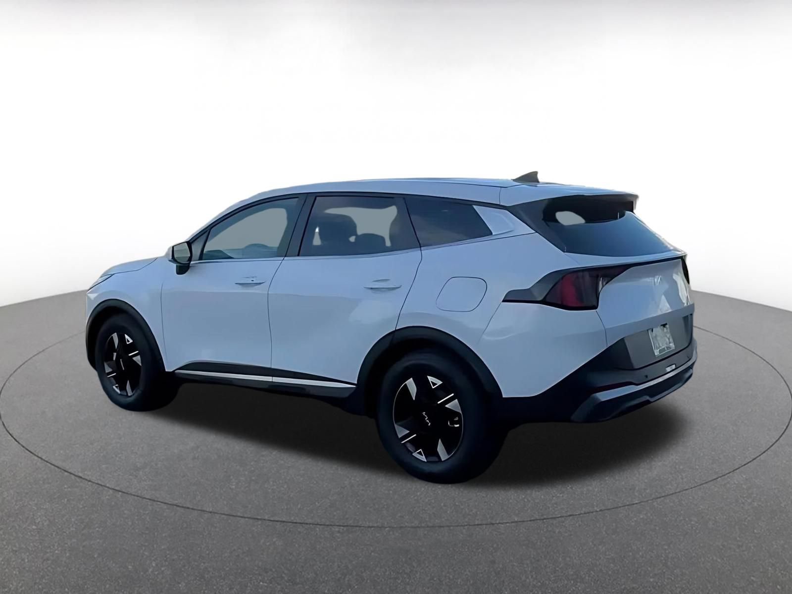 Used 2026 Kia Sportage LX FWD image 9
