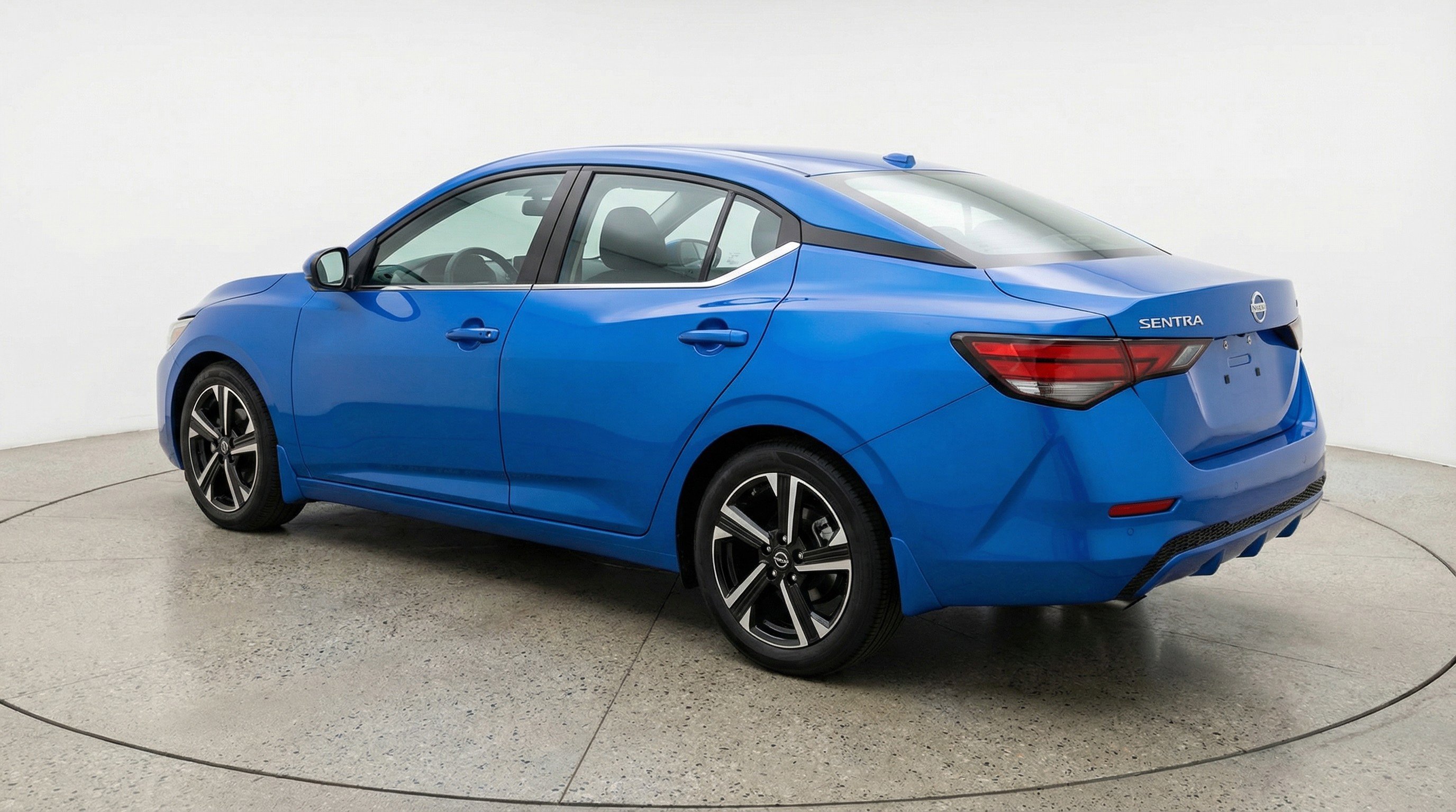 Used 2025 Nissan Sentra SV image 6