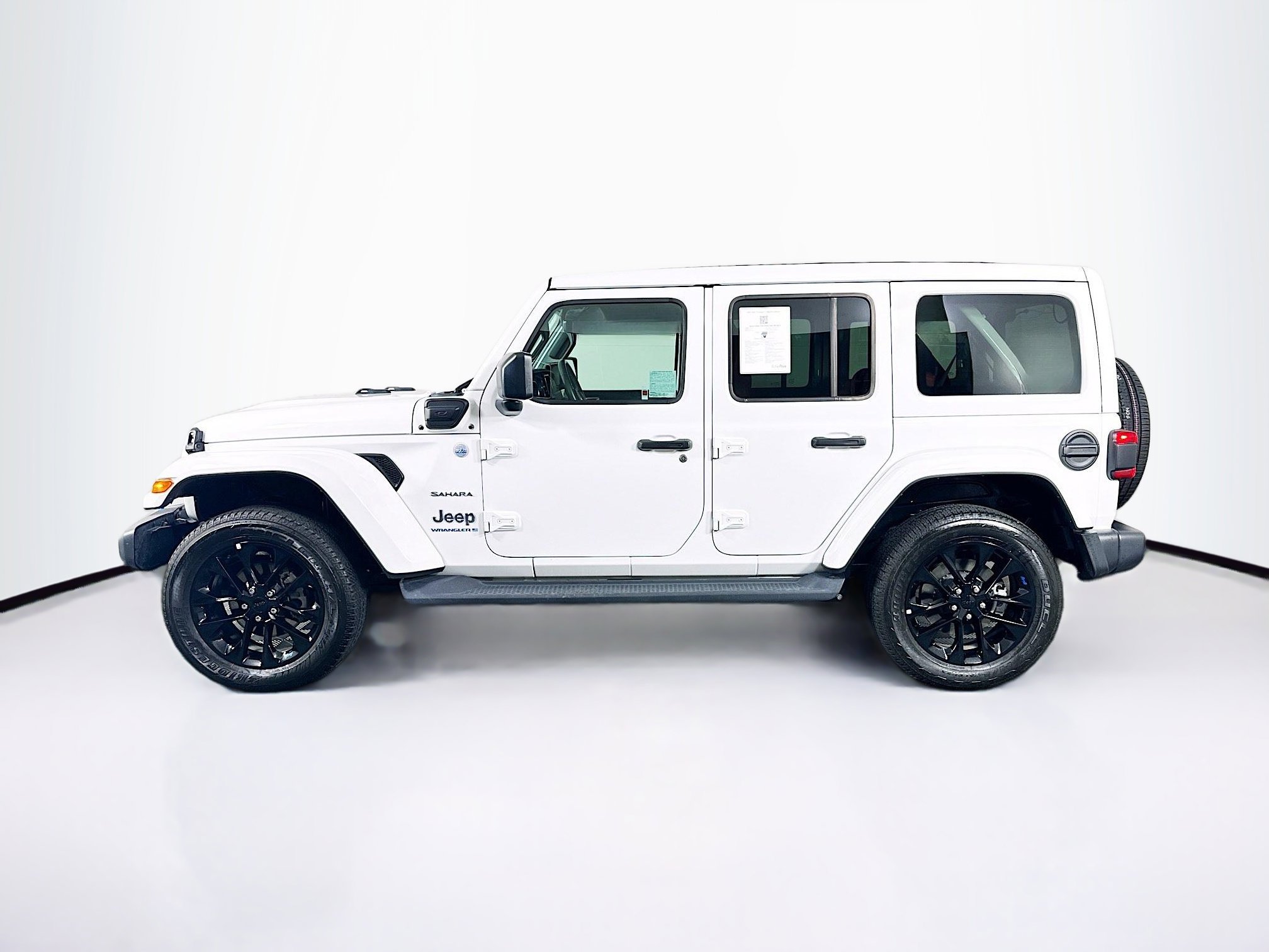 Used 2023 Jeep Wrangler Sahara w/ Cold Weather Group image 4