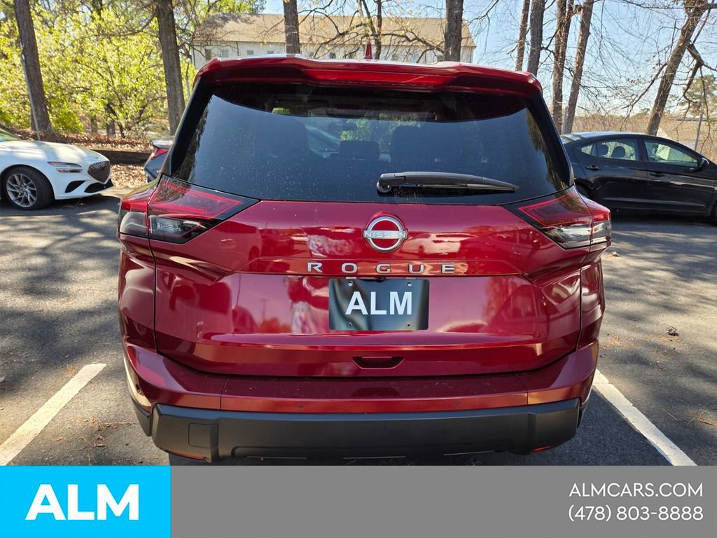 Used 2025 Nissan Rogue SV image 9