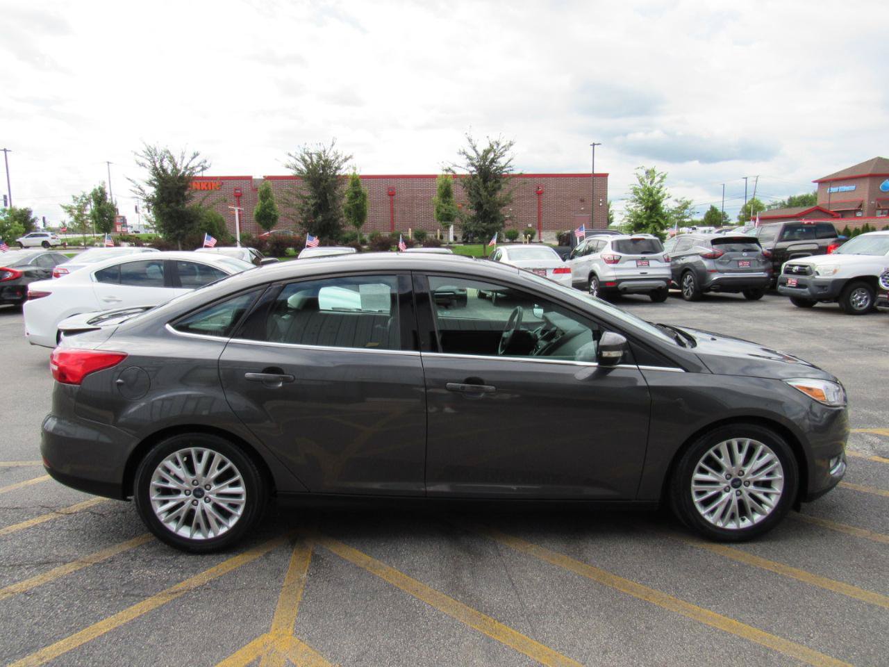 Used 2017 Ford Focus Titanium FWD image 7