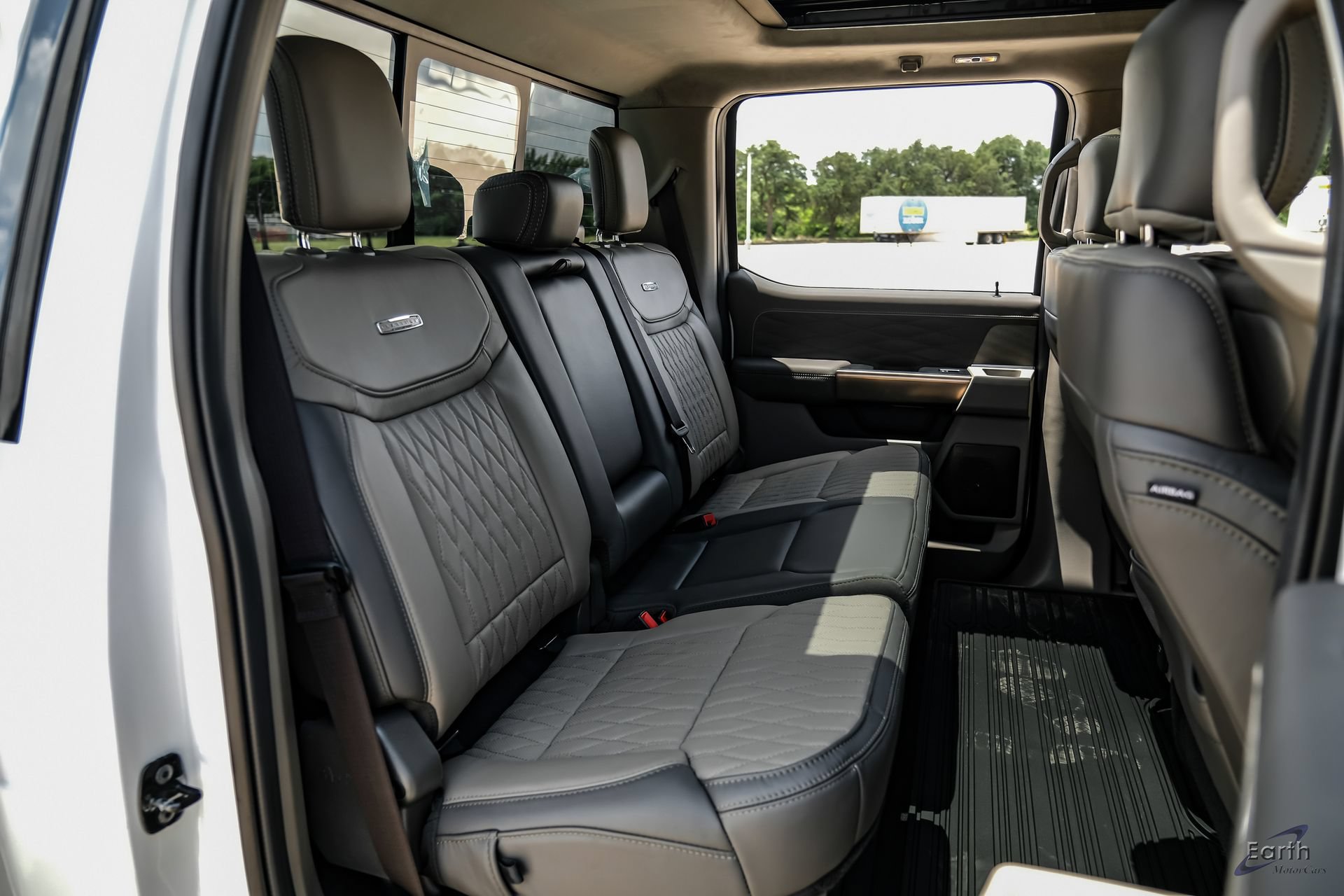 Used 2026 Ford F450 Platinum w/ Platinum Plus Package AWD/4WD image 89