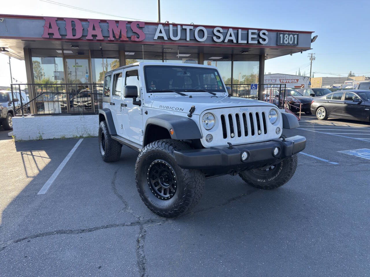 Used 2014 Jeep Wrangler Unlimited Rubicon w/ Connectivity Group AWD/4WD image 1