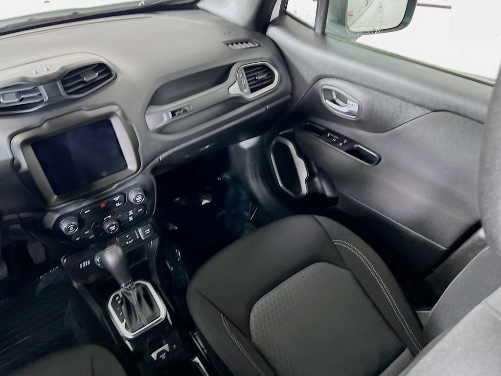 Used 2021 Jeep Renegade Latitude AWD/4WD image 25