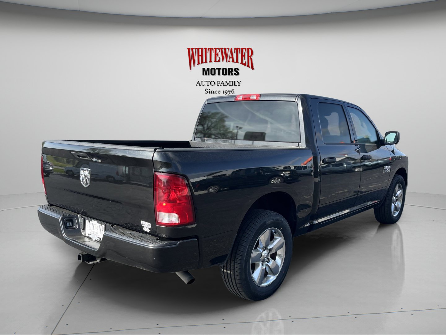 Used 2017 RAM 1500 Express AWD/4WD image 5