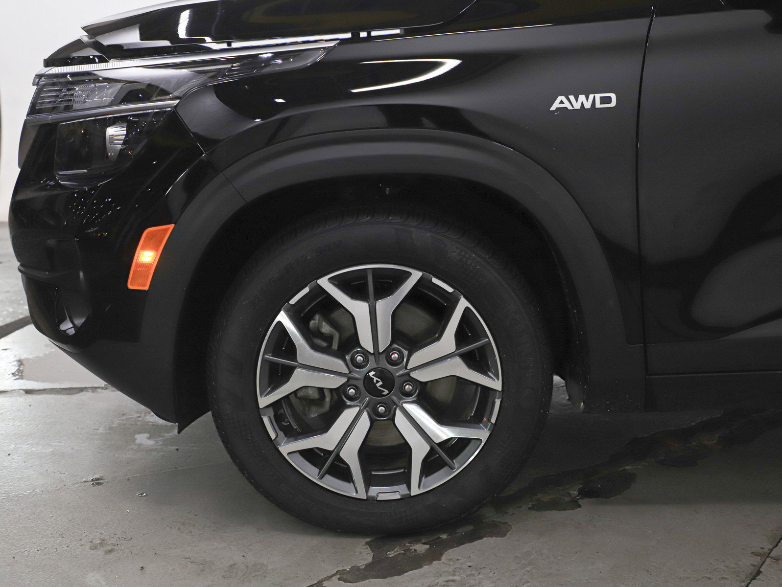 Used 2023 Kia Seltos EX image 29