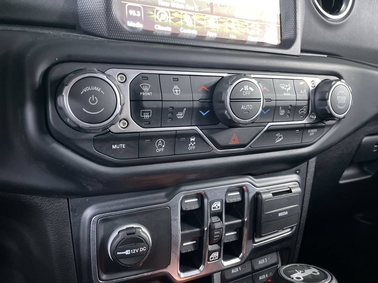 Used 2020 Jeep Wrangler Unlimited Sahara AWD/4WD image 19