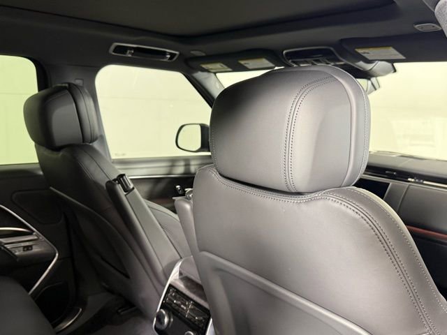 New 2025 Land Rover Range Rover SE image 25