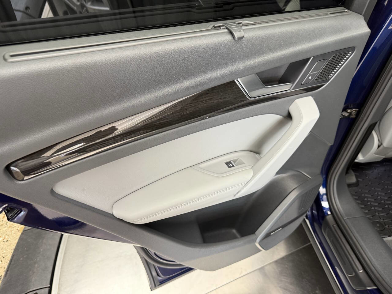 Used 2019 Audi Q5 2.0T Premium Plus w/ Premium Plus Package AWD/4WD image 25