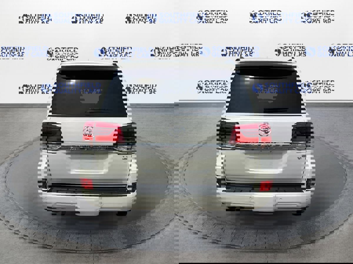 Used 2018 Toyota Land Cruiser image 5