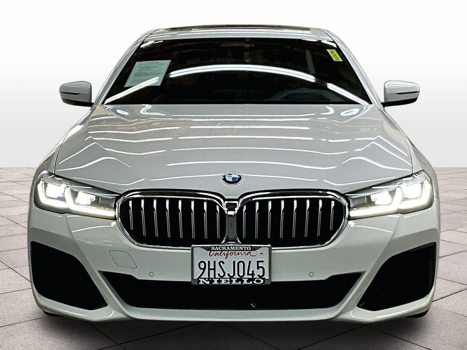 Used 2023 BMW 540i w/ Executive Package RWD image 3