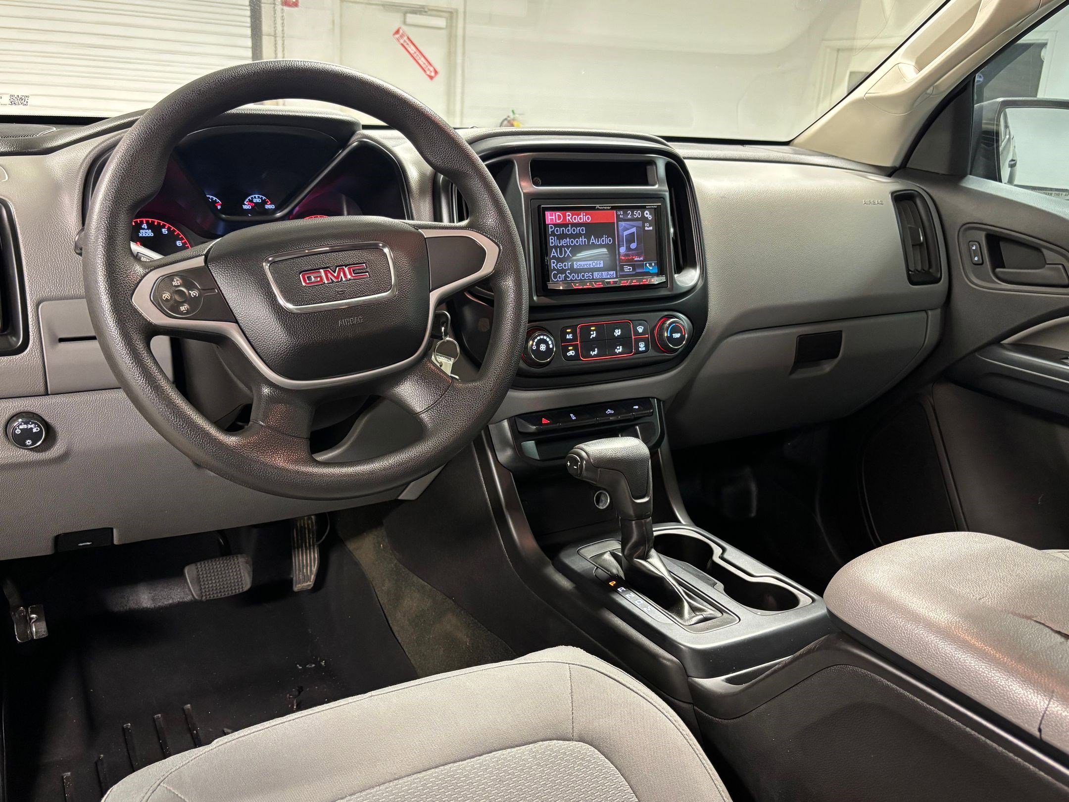 Used 2016 GMC Canyon 2WD Crew Cab w/ Convenience Package image 27