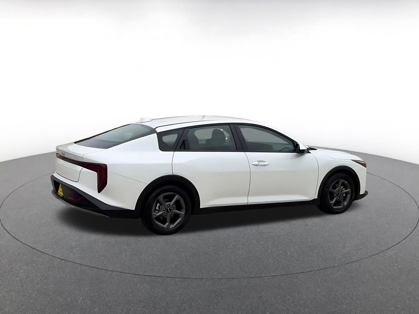 Used 2025 Kia K4 FWD image 14