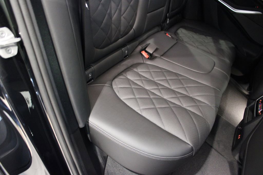New 2026 BMW X5 xDrive50e w/ Climate Comfort Package image 23