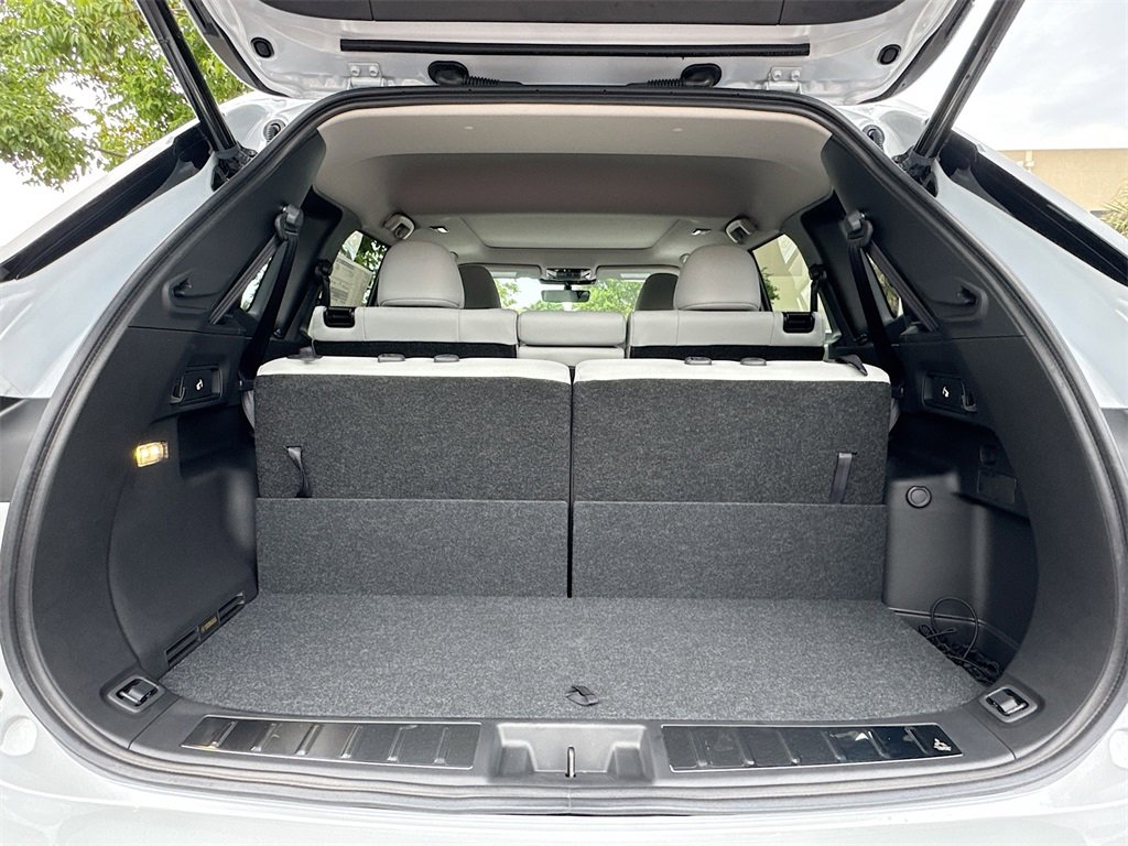 New 2025 Mitsubishi Outlander SE image 28