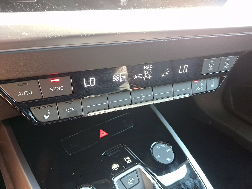 Used 2025 Audi Q4 e-tron Premium w/ Convenience Package RWD image 16