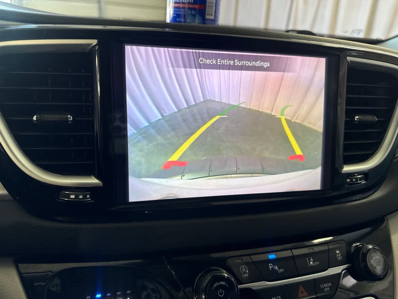 Used 2022 Chrysler Pacifica Touring-L FWD image 29