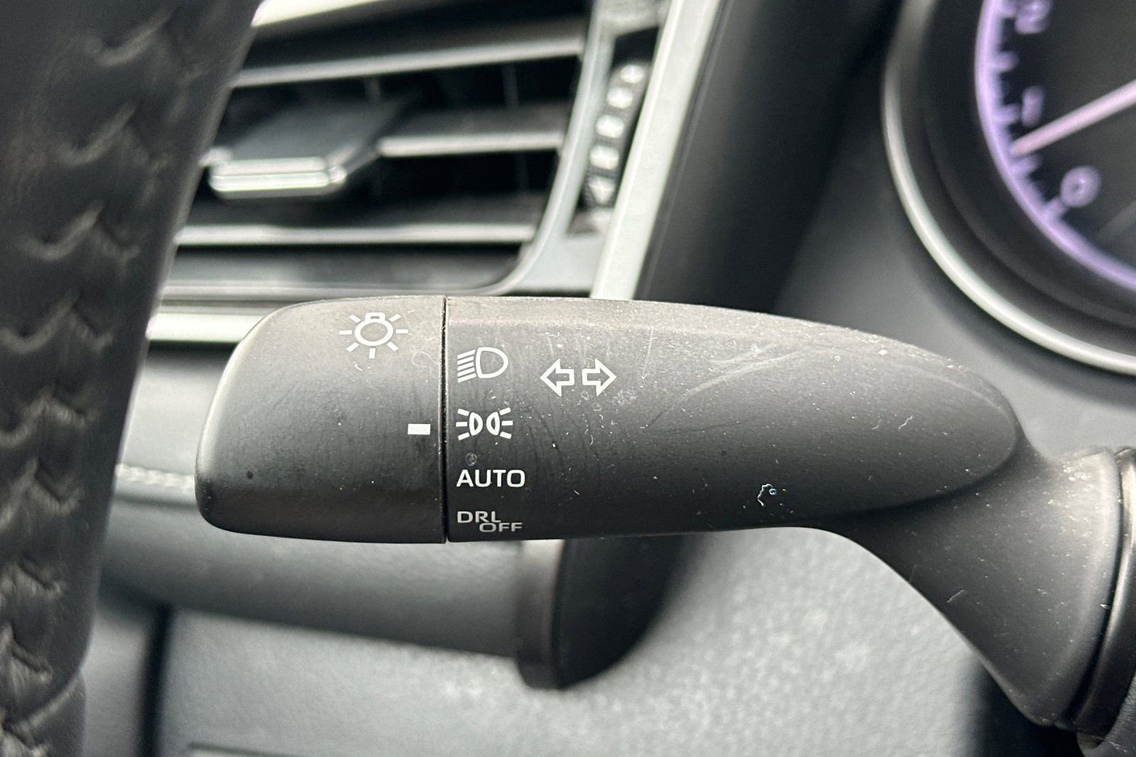 Used 2024 Toyota Camry SE image 35