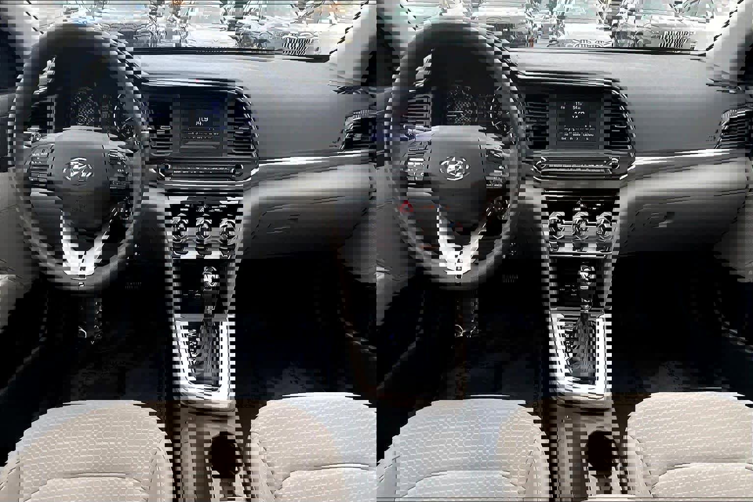 Used 2019 Hyundai Elantra SE image 18