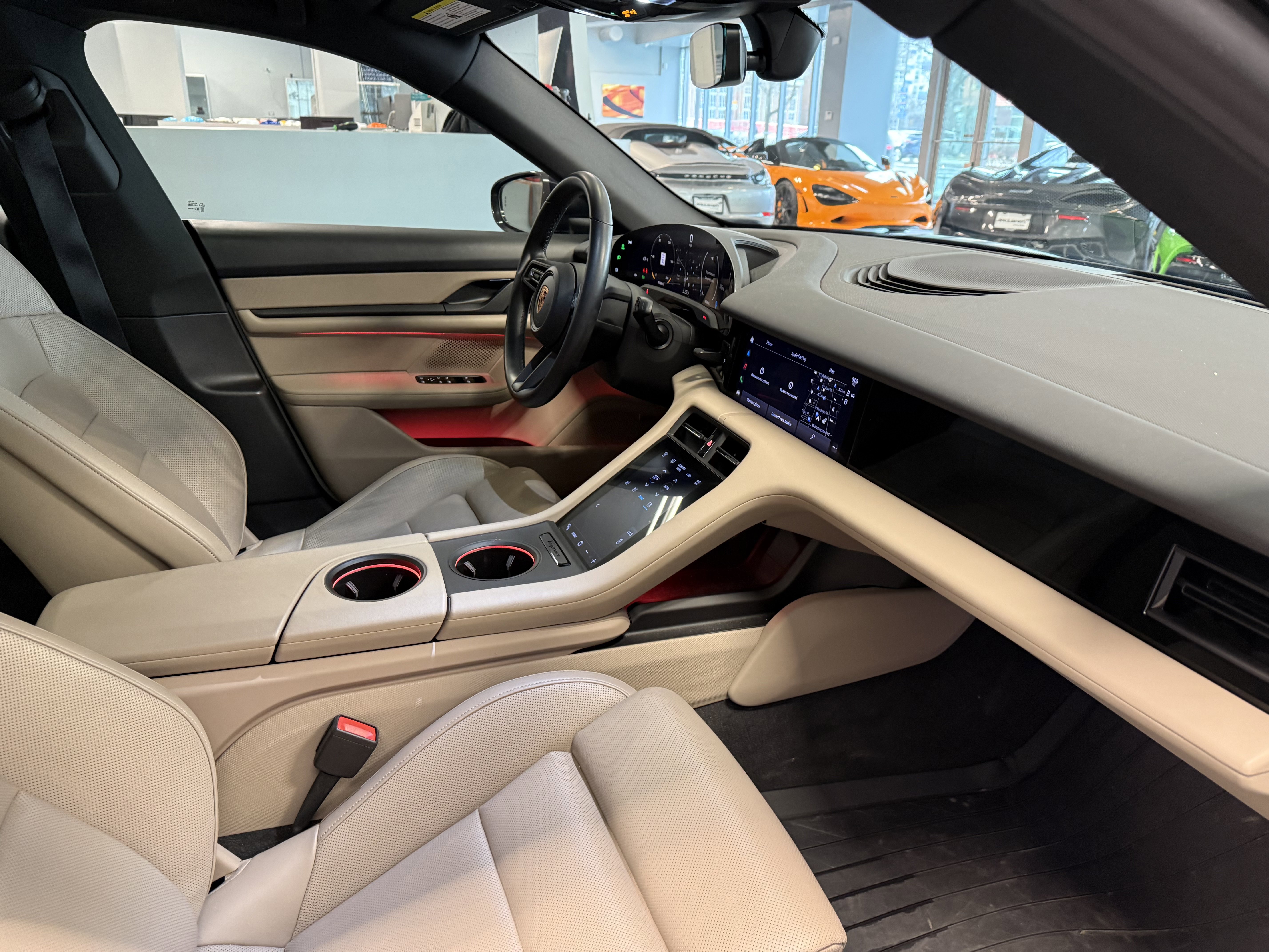 Used 2022 Porsche Taycan image 19