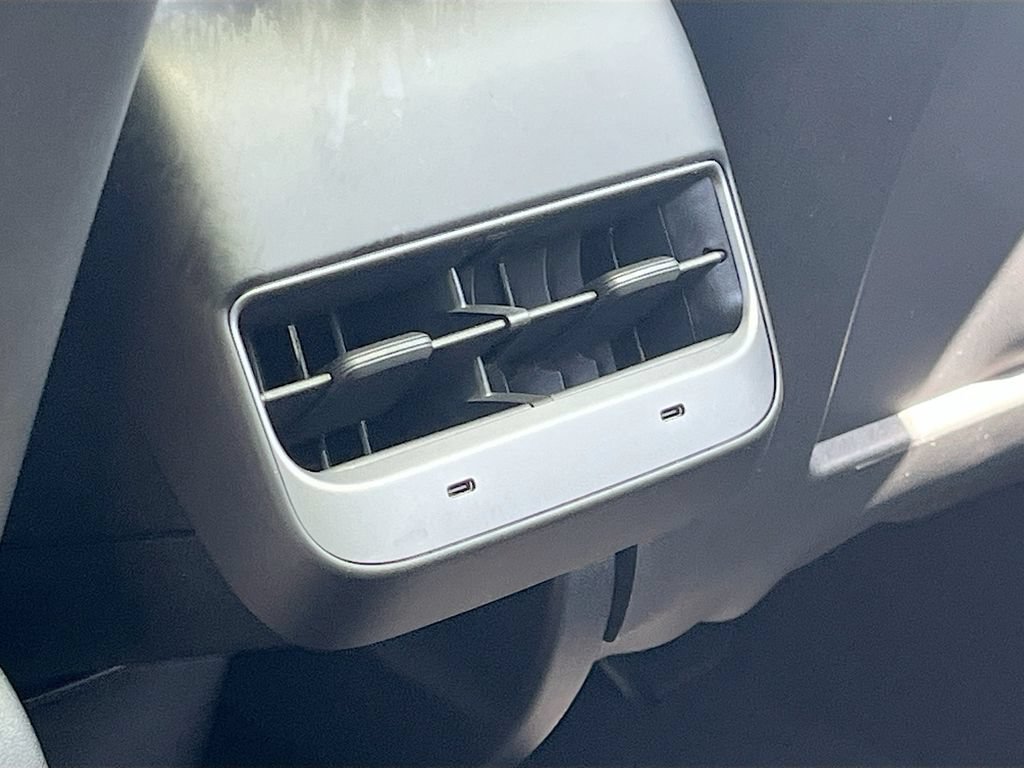 Used 2024 Tesla Model Y AWD image 25