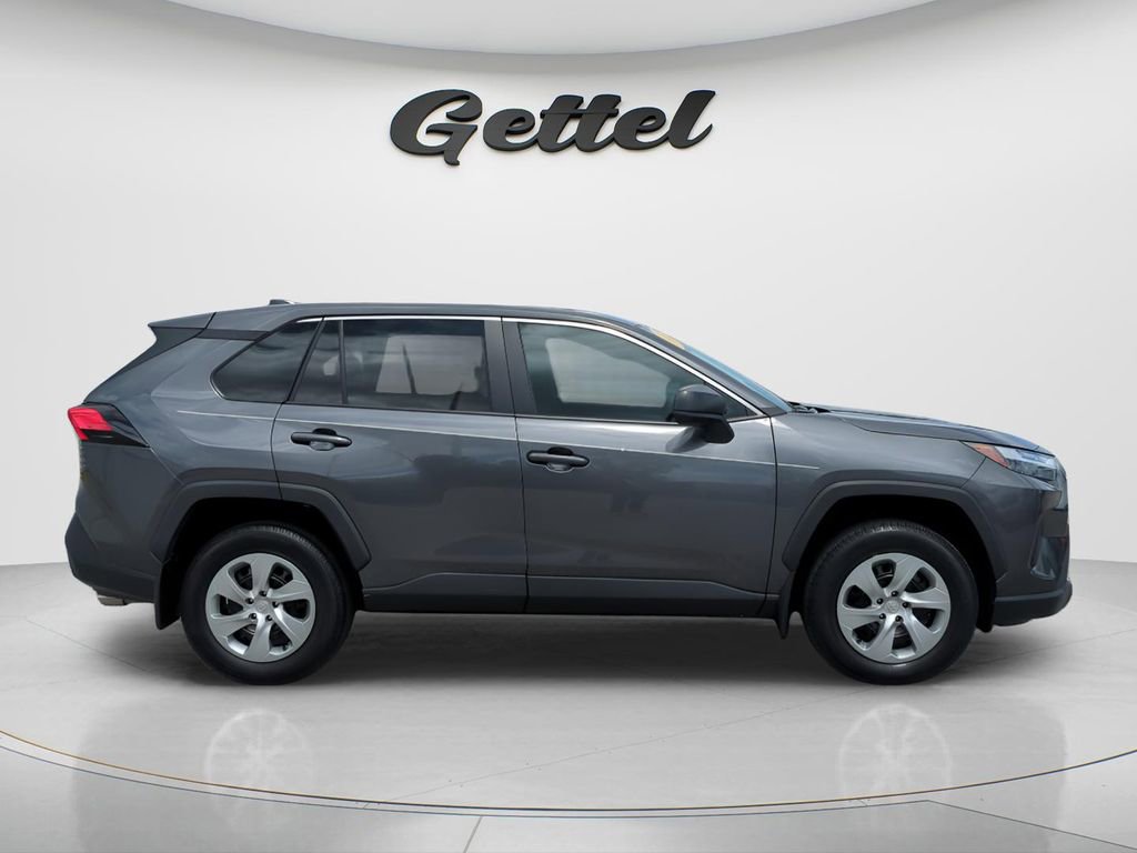 Used 2023 Toyota RAV4 LE image 4