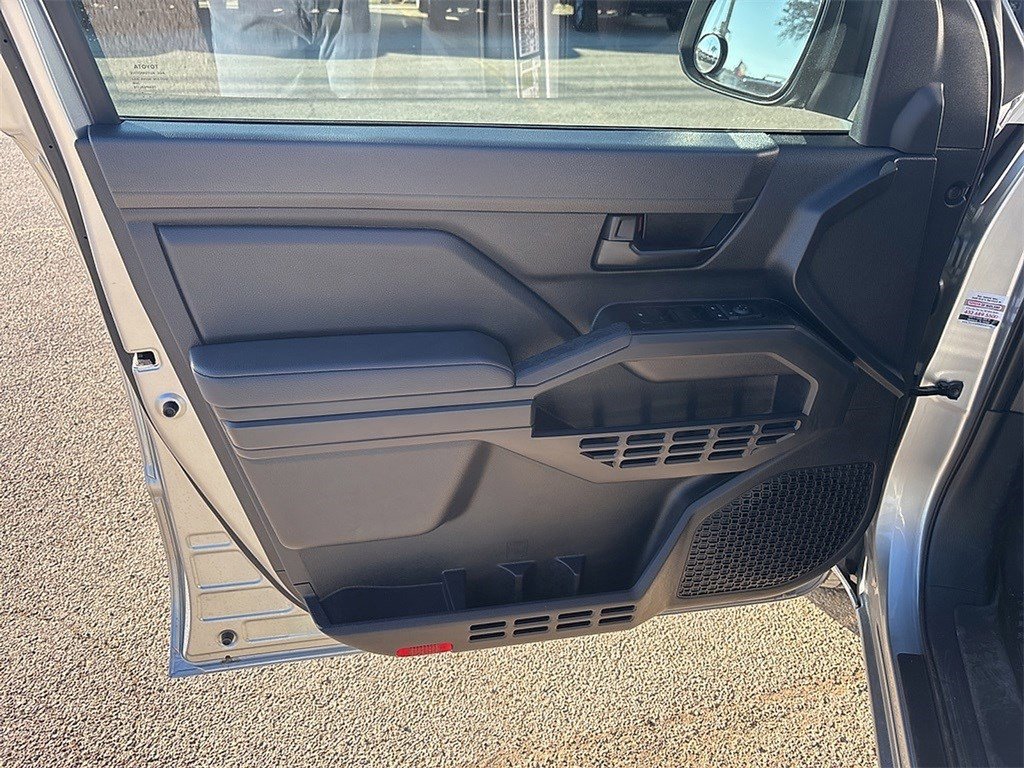 Used 2025 Toyota Tacoma SR image 14